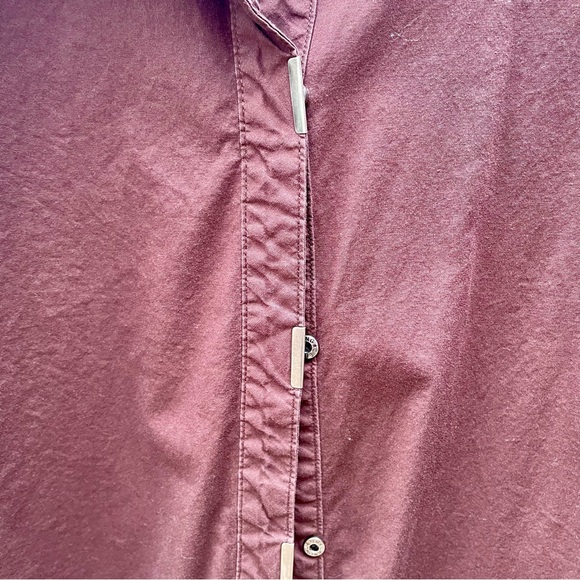 Mauve blouse, interesting buttons - Picture 2 of 4